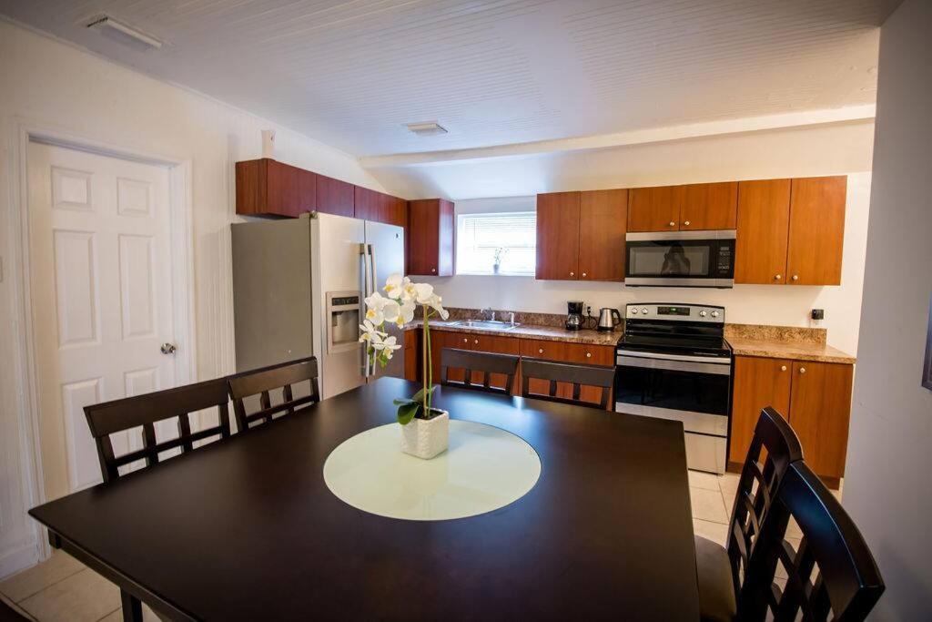 3 Bedroom Miami Home 15 Minutes To The Beach Esterno foto